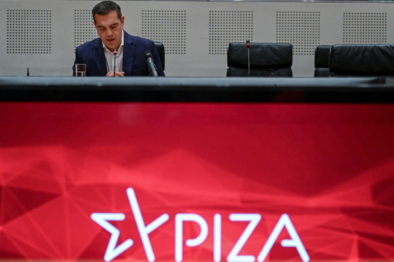 Ο Αλέξης Τσίπρας, ηγέτης της αριστερής αντιπολίτευσης στην Ελλάδα, ανακοινώνει την απόφασή του να παραιτηθεί από την ηγεσία του ΣΥΡΙΖΑ, 29 Ιουνίου 2023 στην Αθήνα (AFP - ΣΠΥΡΟΣ ΜΠΑΚΑΛΗΣ)
